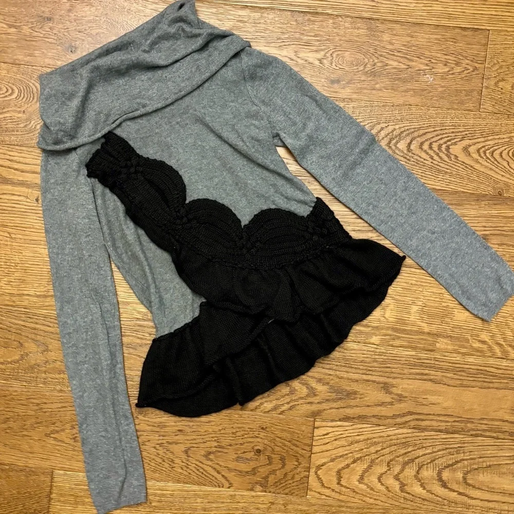 Moth crochet embellished sweater - Picture 2 of 8